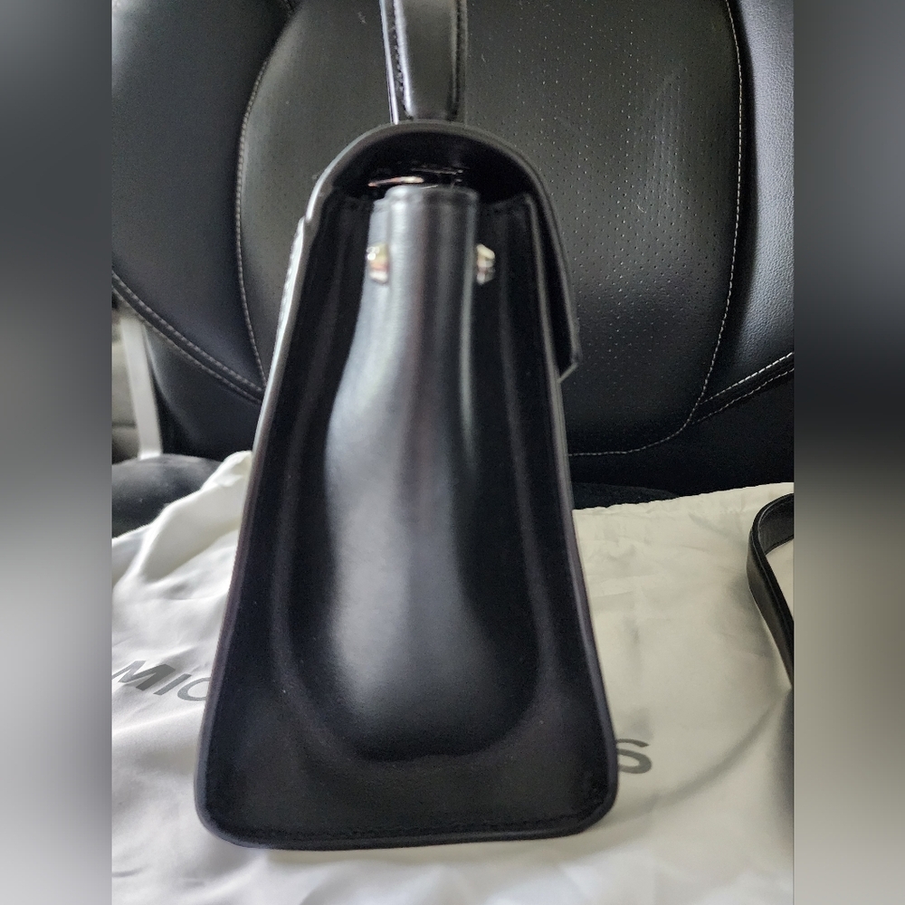 EUC Michael Kors Black satchel with dust‎ cover - Picture 4 of 9